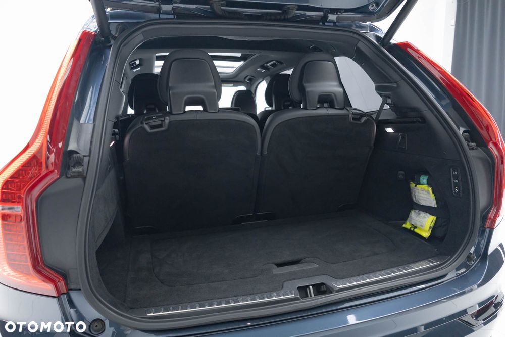 Volvo XC 90 T8 AWD Plug-In Hybrid R-Design 7os - 39