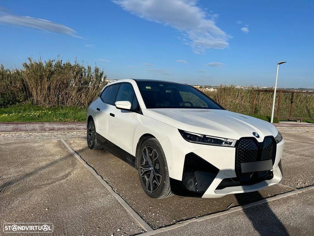 BMW iX xDrive40 - 10