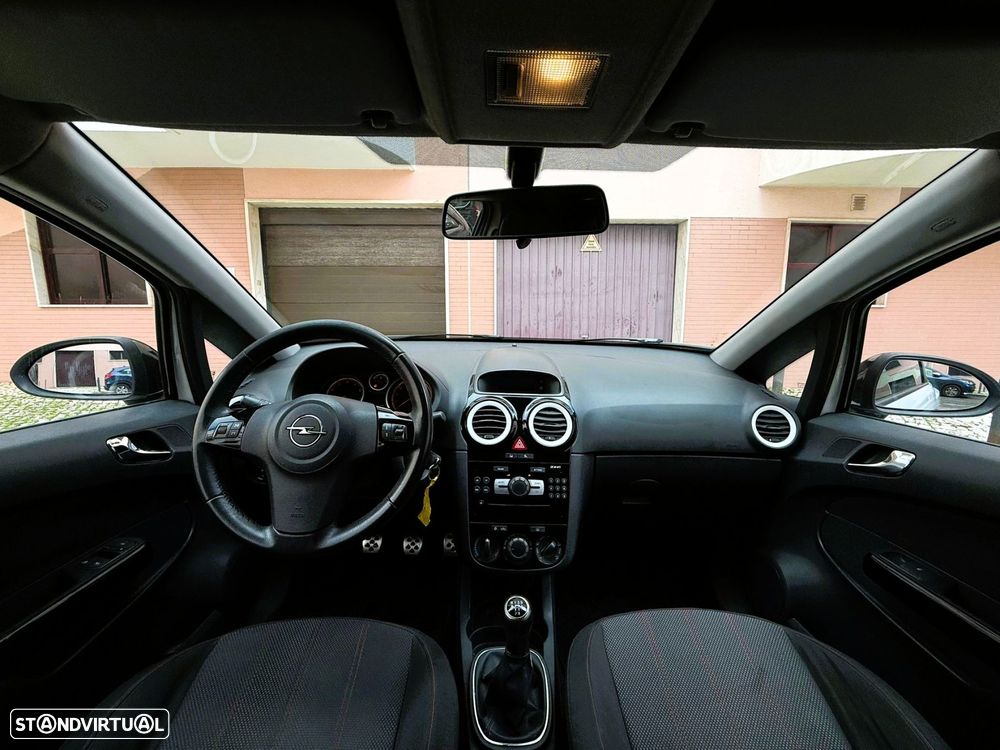 Opel Corsa 1.2 Black Edition 129g - 18