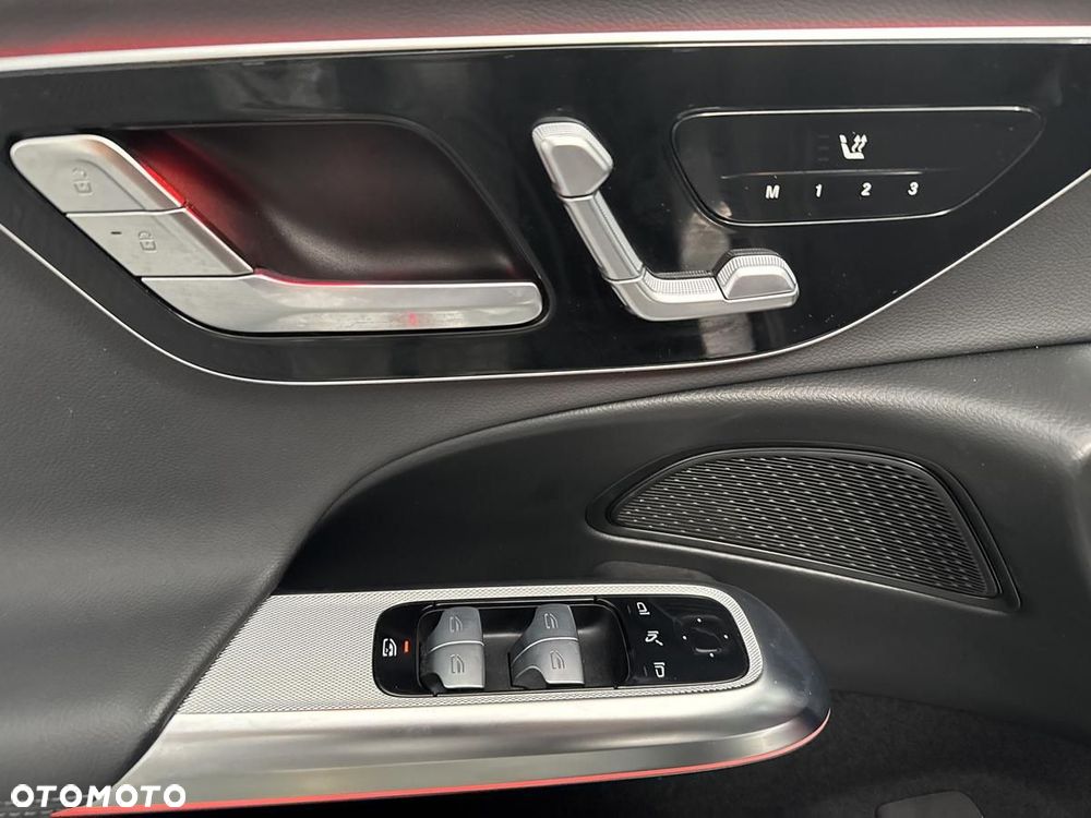 Mercedes-Benz Klasa E 220 d mHEV 4-Matic AMG 9G-Tronic - 12