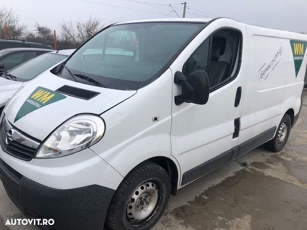 Dezmembrez Opel Vivaro 2.0 diesel