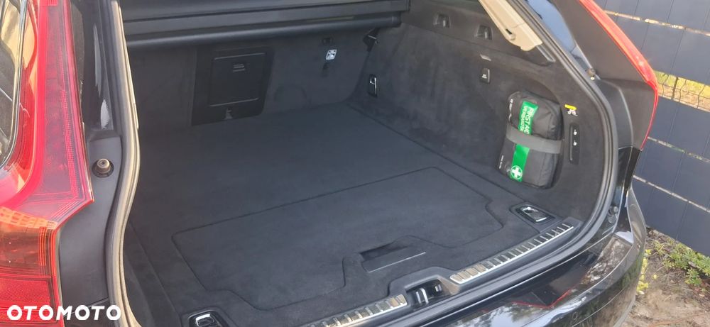 Volvo V90 Cross Country D5 AWD Geartronic - 28