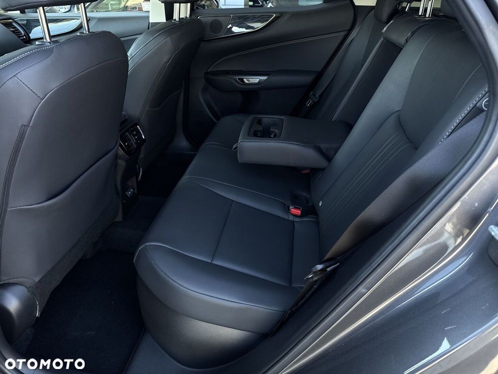 Lexus NX 350h Prestige 2WD - 32