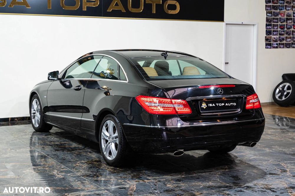 Mercedes-Benz E 350 CGI Coupe BlueEFFICIENCY 7G-TRONIC Avantgarde - 32