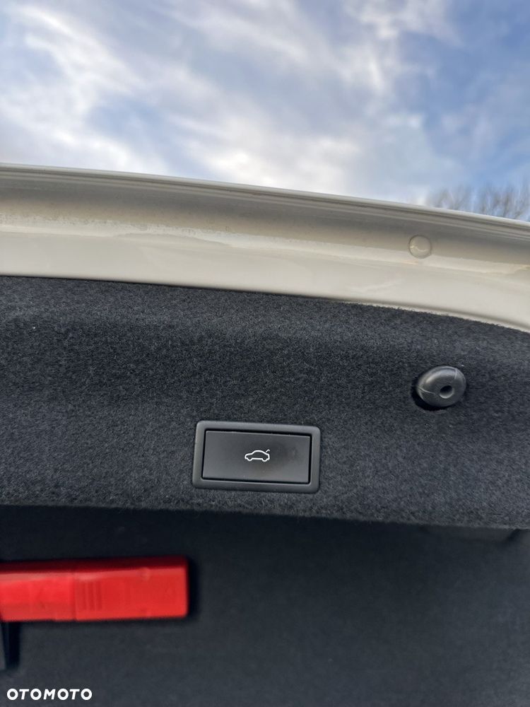 Volkswagen Passat 2.0 TSI Elegance DSG - 19