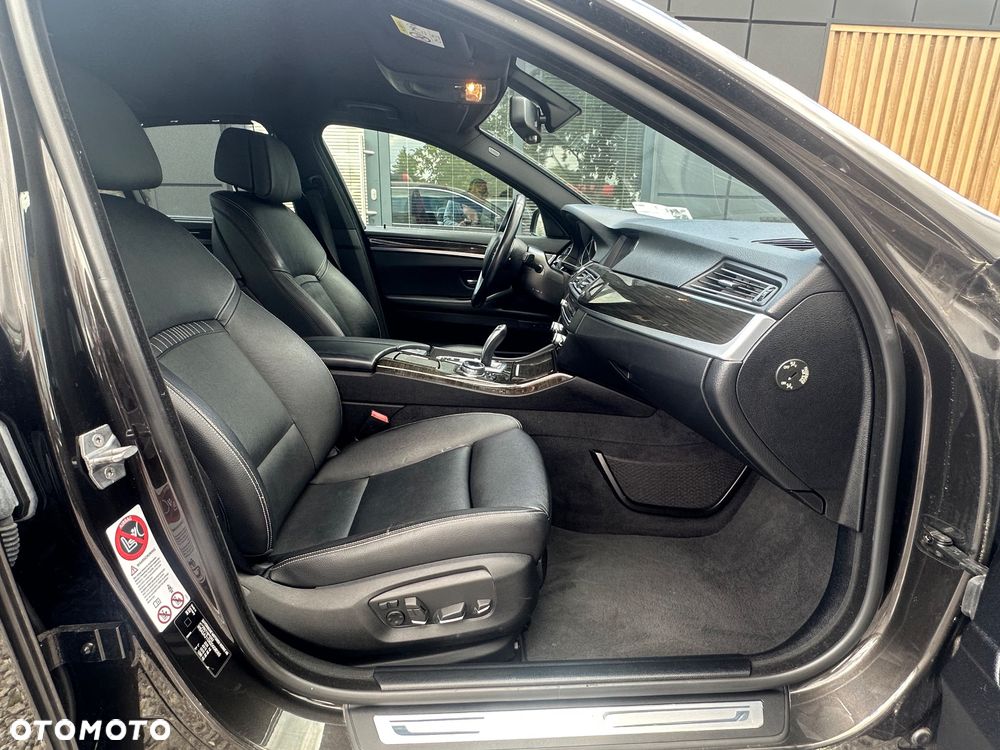 BMW Seria 5 520i Luxury Line - 37