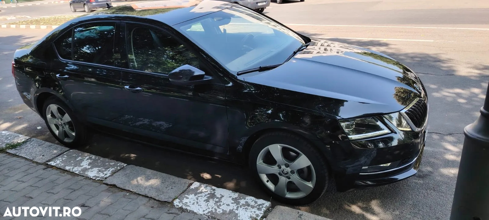 Skoda Octavia 2.0 TDI DSG Style - 2