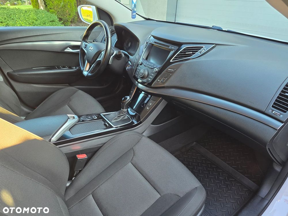 Hyundai i40 i40cw 1.7 CRDi Automatik Fifa World Cup Edition - 11