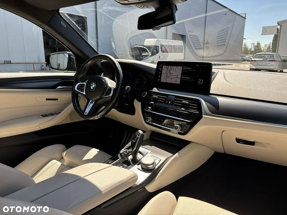 BMW Seria 5 530i xDrive mHEV M Sport sport - 14