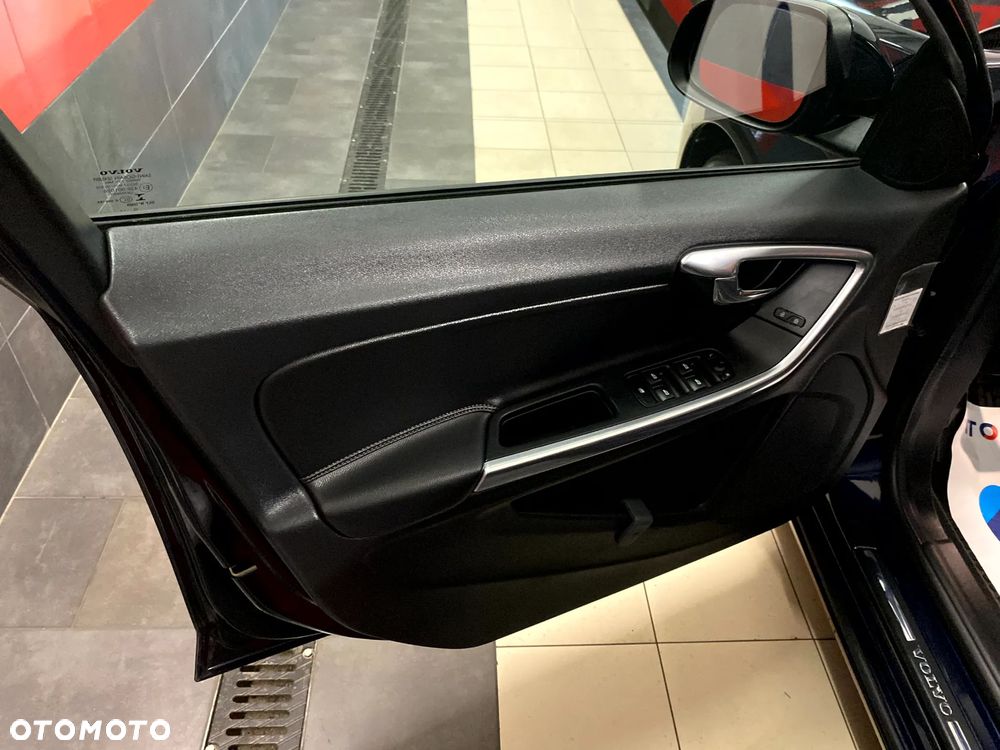 Volvo S60 D3 Momentum - 14