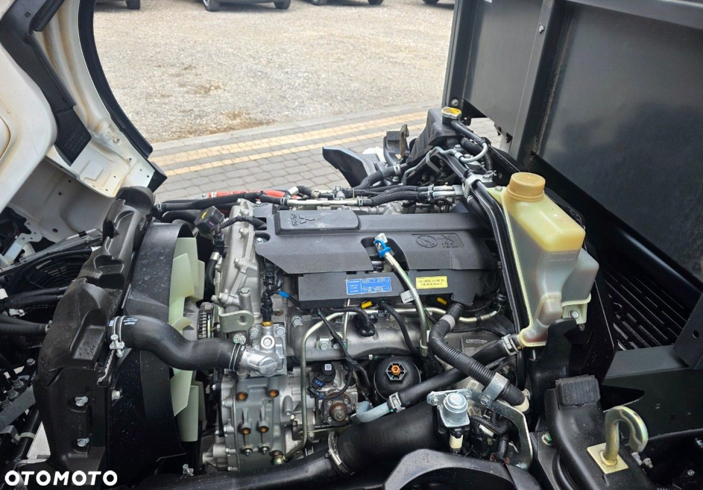 Mitsubishi Fuso Canter - 38