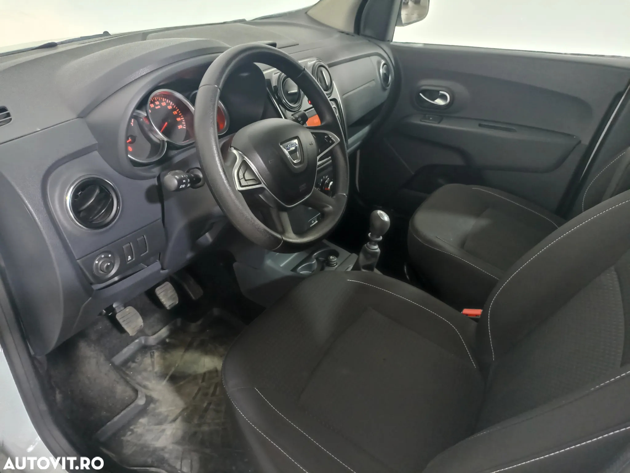 Dacia Lodgy 1.5 Blue dCi Laureate - 12