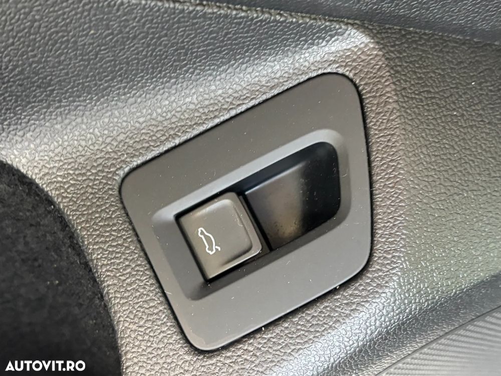 Volkswagen Passat 2.0 TDI Comfortline - 23