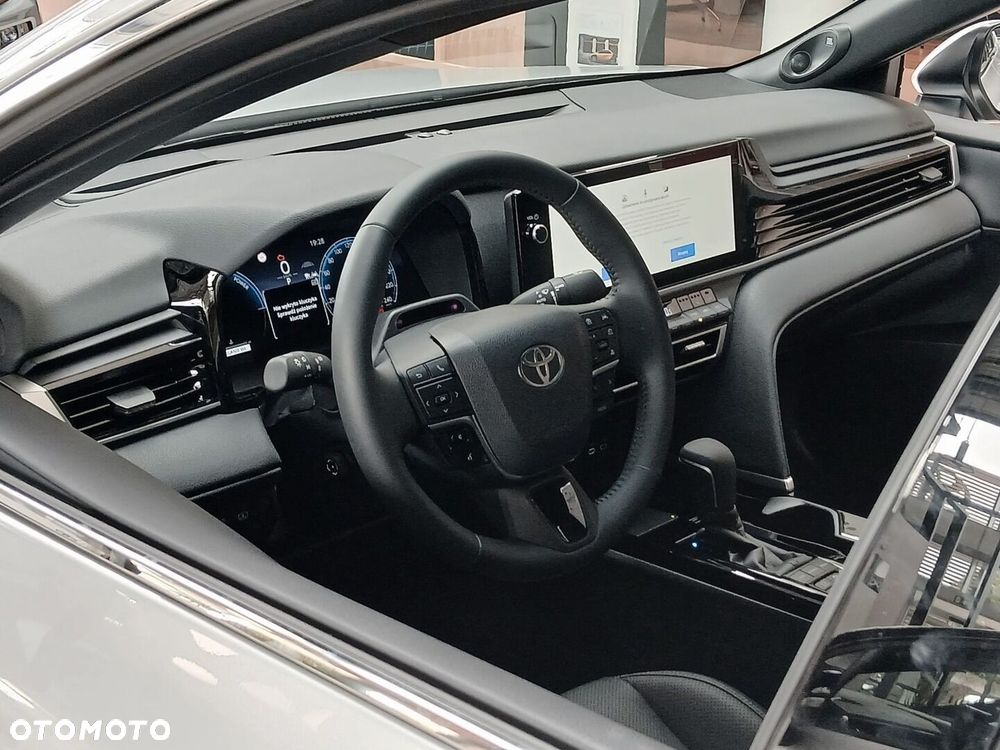Toyota Camry - 6