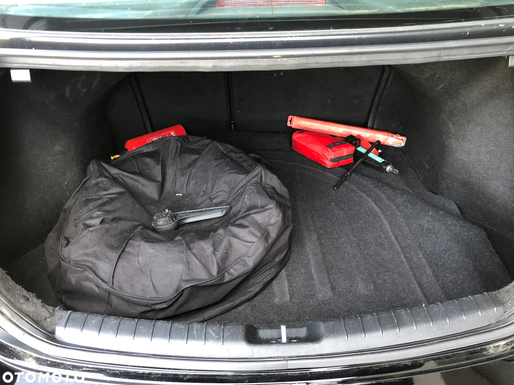 Hyundai Elantra 1.6 Comfort - 19