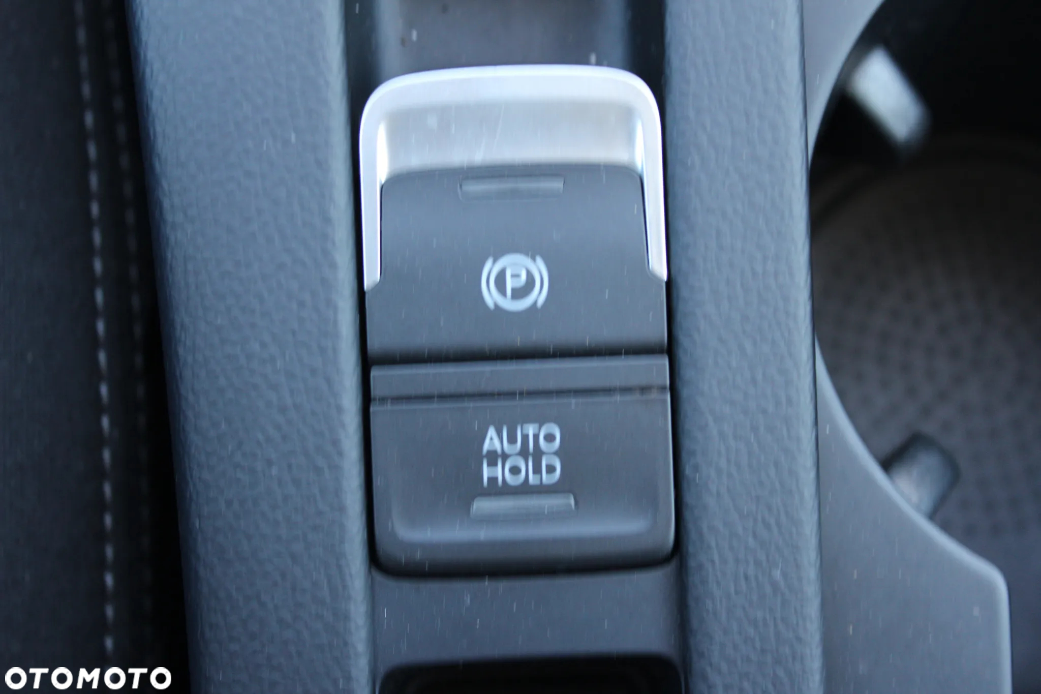 Volkswagen Passat 1.6 TDI BMT Trendline - 24