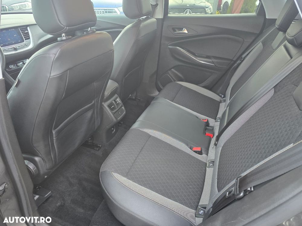 Opel Grandland X 1.2 Turbo START/STOP Business Edition - 11
