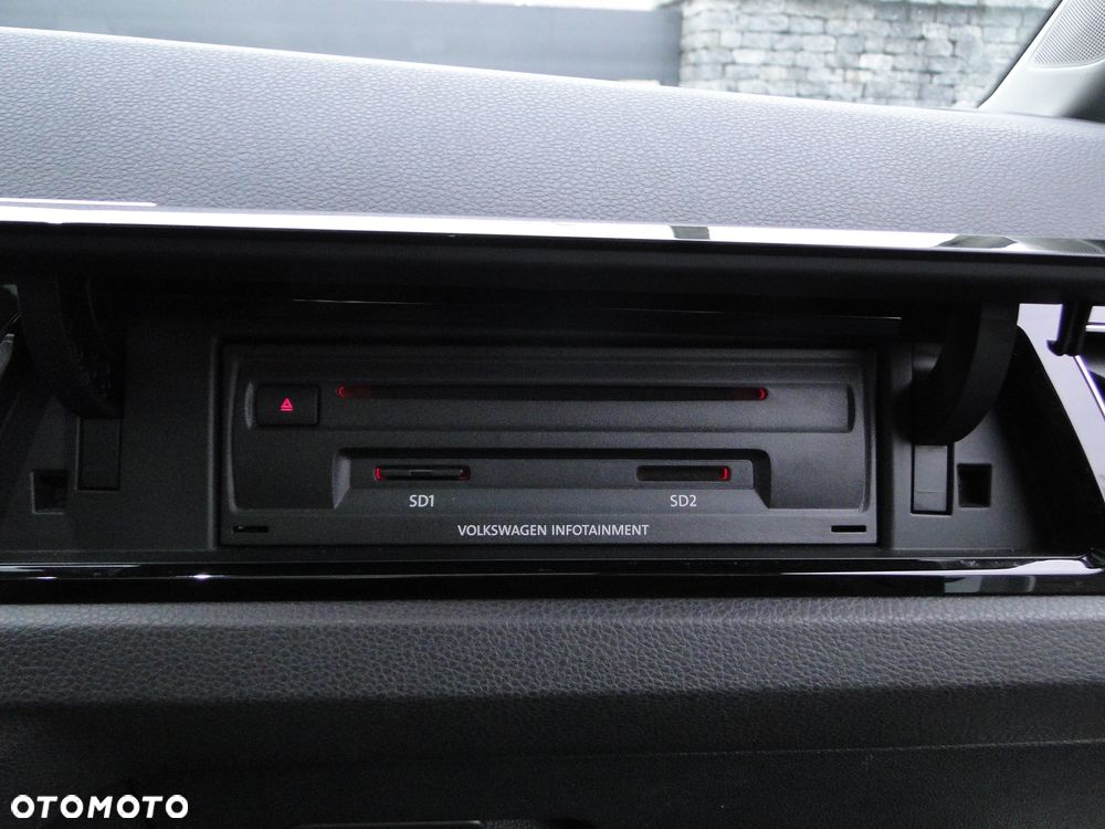 Volkswagen Touran 1.4 TSI (BlueMotion Technology) Highline - 24