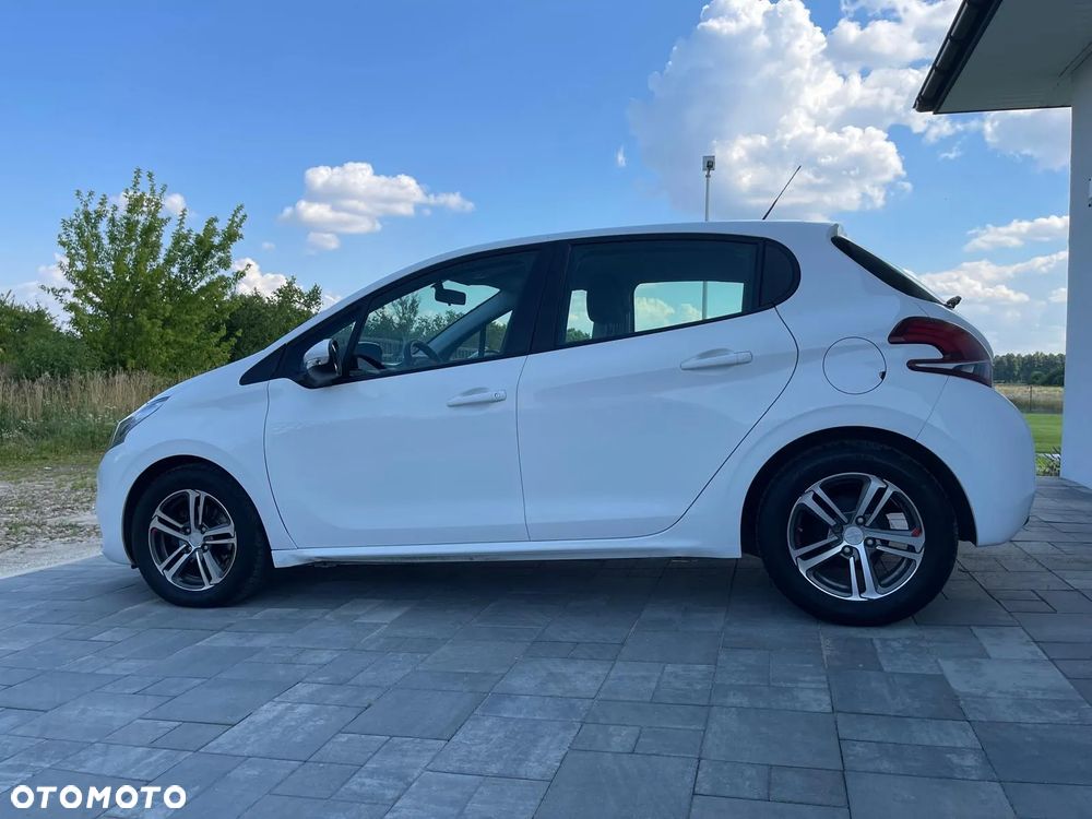 Peugeot 208 - 6