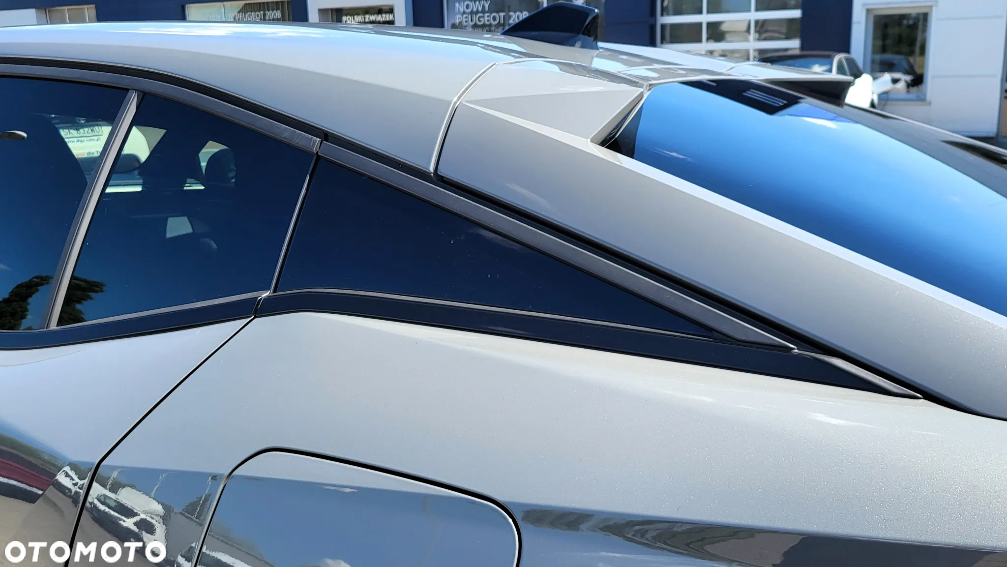 Peugeot 408 1.6 Plug-In Hybrid 225 GT EAT8 - 12