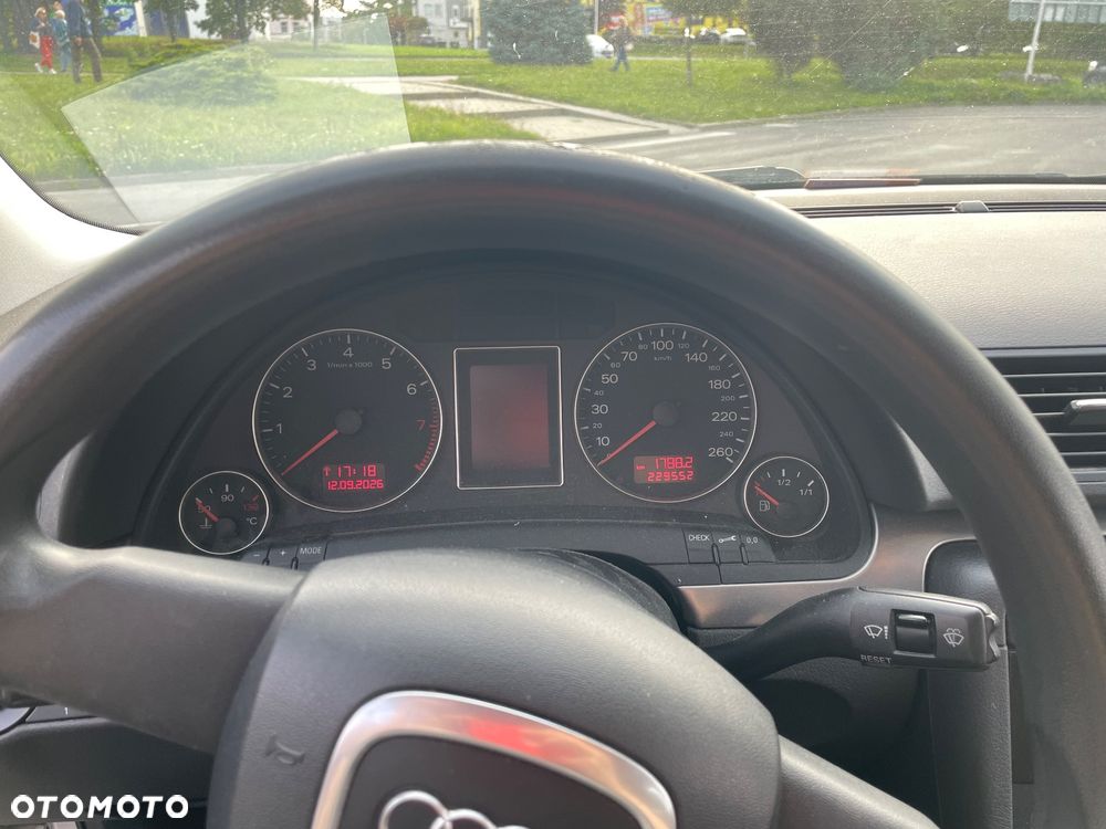 Audi A4 Limousine - 15