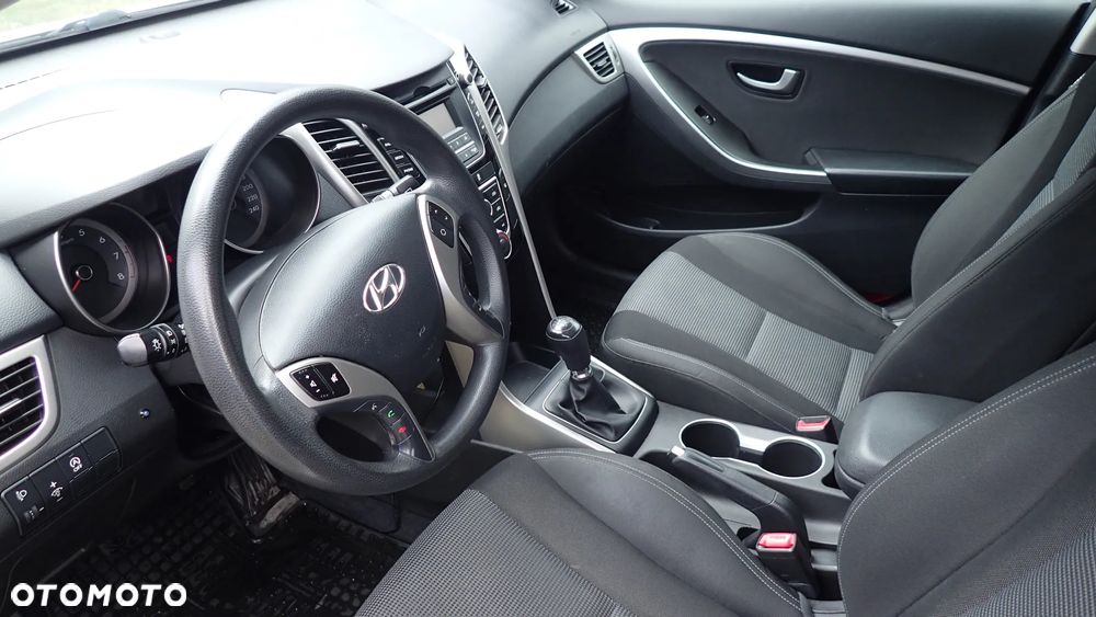 Hyundai i30 1.6 GDI Classic + - 18