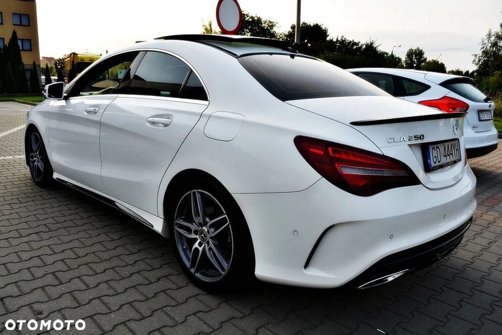 Mercedes-Benz CLA 250 4Matic 7G-DCT AMG Line - 18