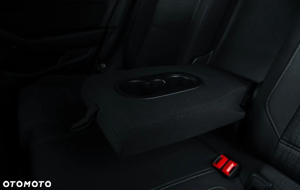 Volkswagen Passat Variant 2.0 TDI Business DSG - 35