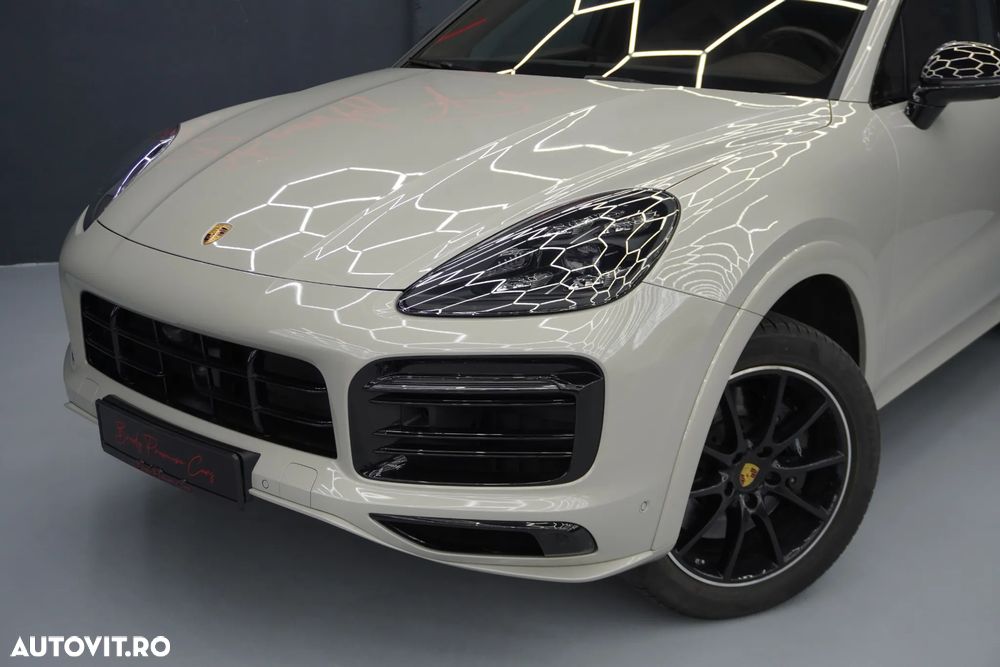 Porsche Cayenne Coupe GTS Tiptronic S - 3