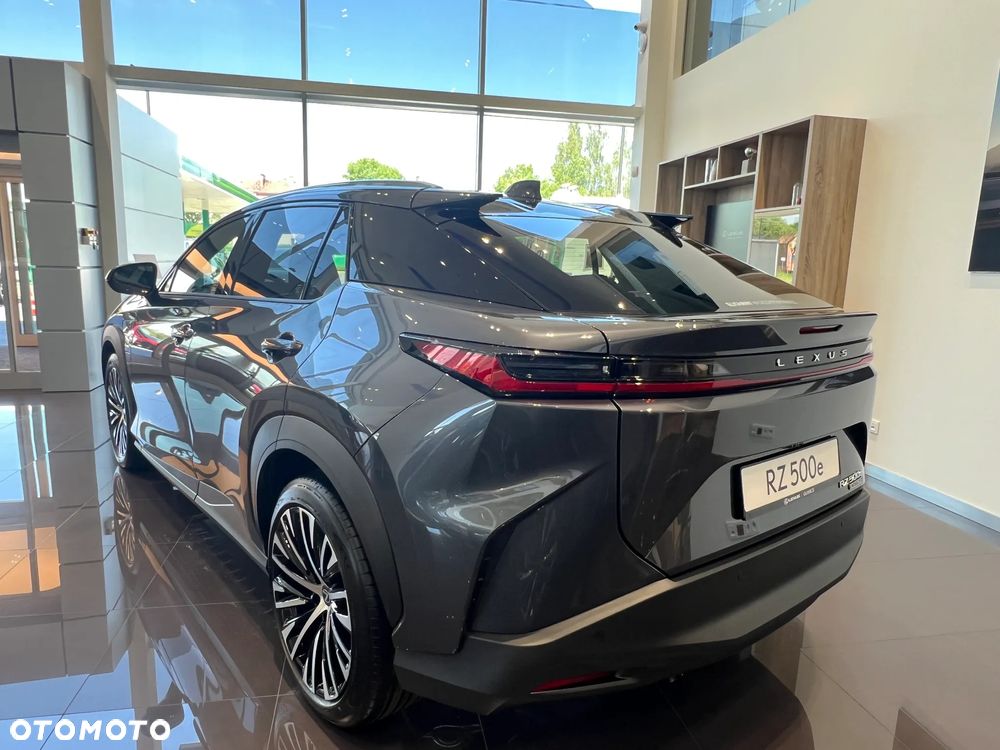 Lexus RZ - 4