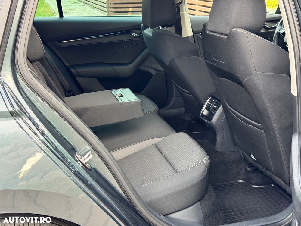Skoda Octavia Combi 2.0 TDI Sportline - 16