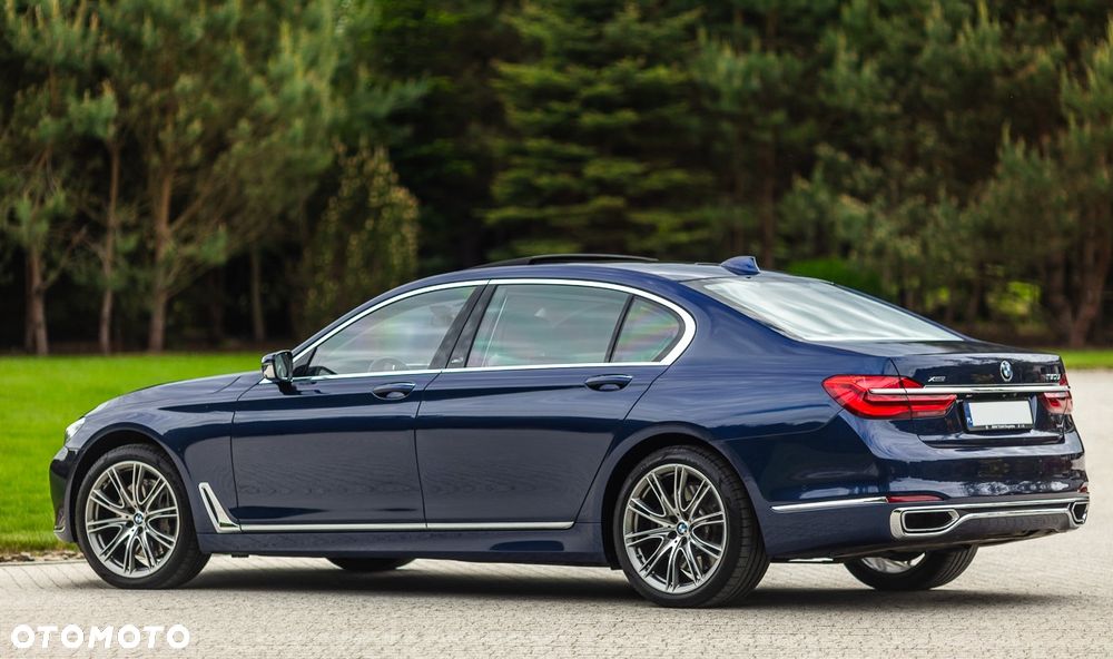 BMW Seria 7 750Li xDrive - 16