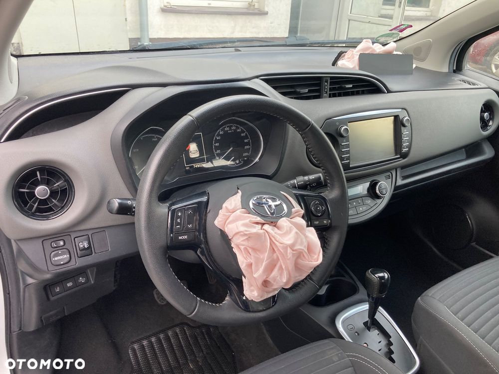 Toyota Yaris 1.5 VVT-i Launch Edition - 8