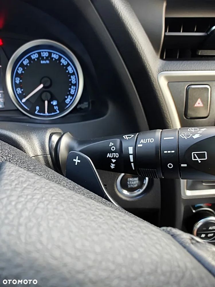 Toyota Auris 1.6 Premium Comfort MS - 27