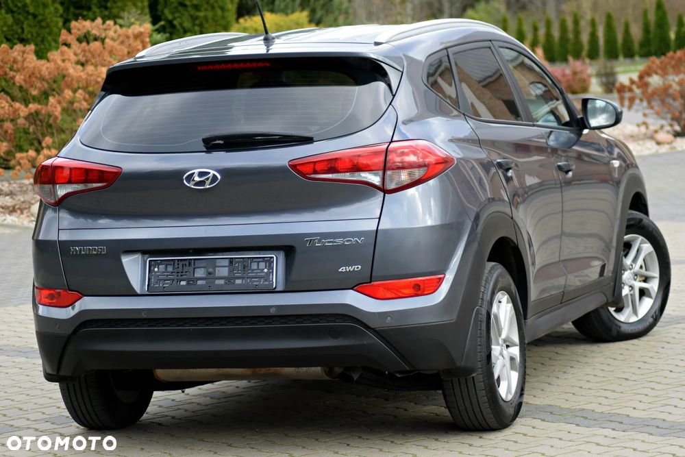 Hyundai Tucson 2.0 CRDI 4WD Automatik Premium - 23