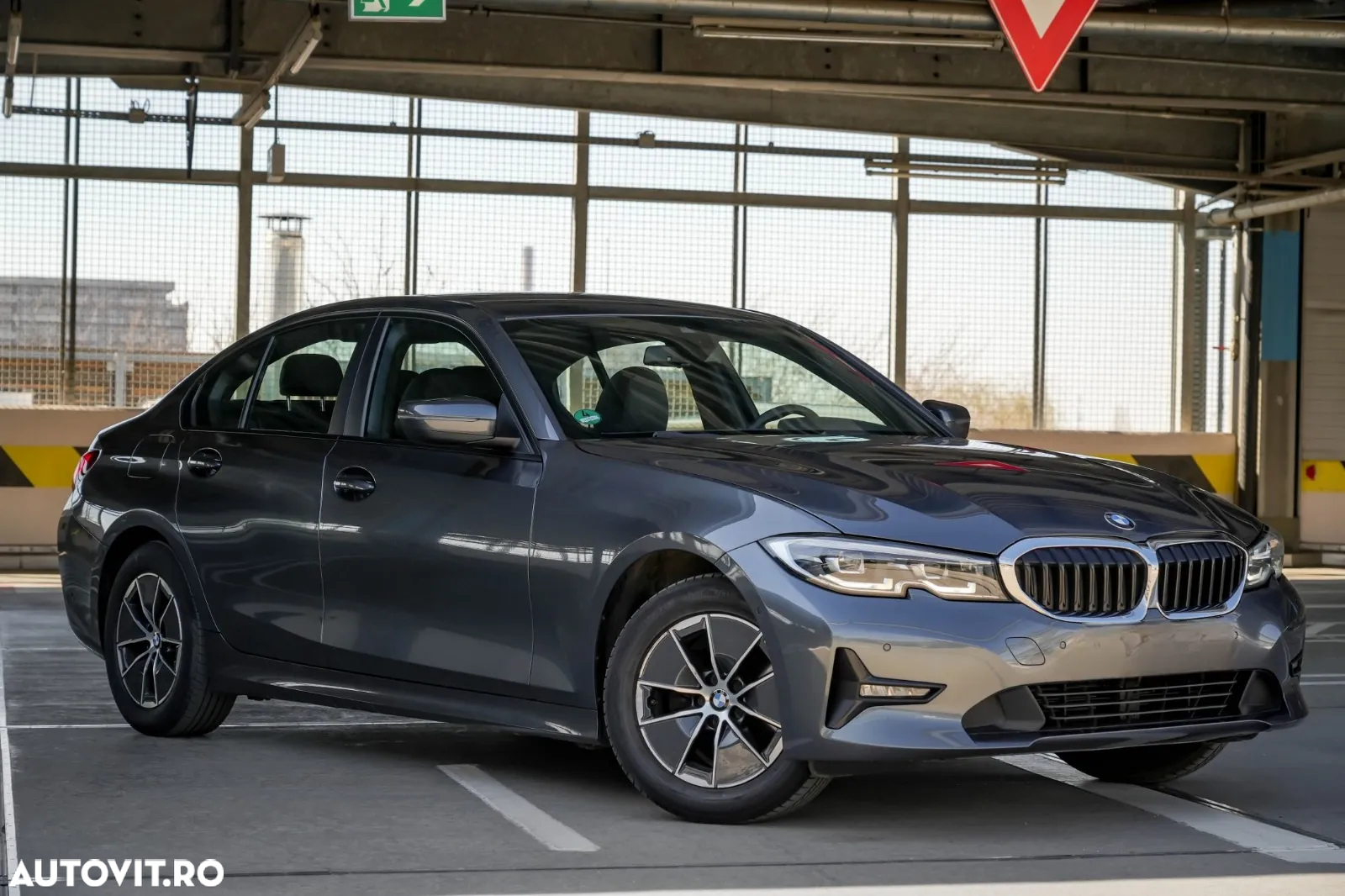 BMW Seria 3 320i AT - 6