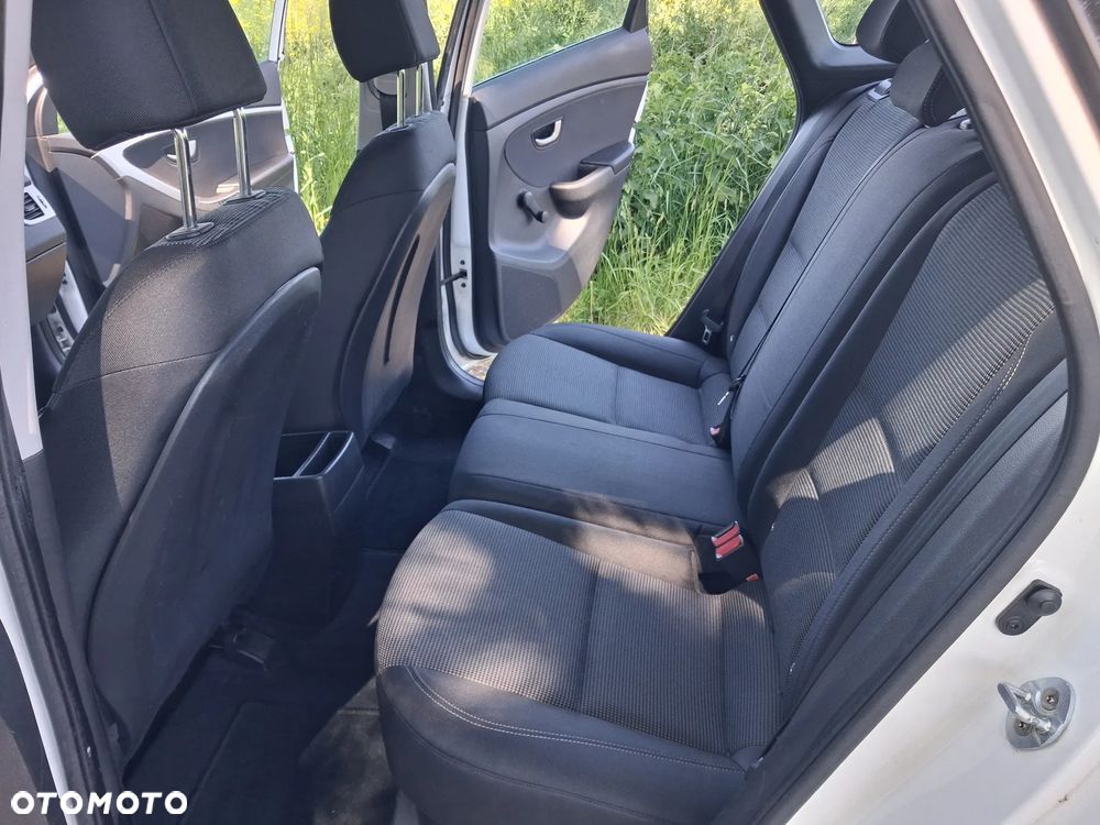 Hyundai i30 blue 1.6 CRDi Classic - 12