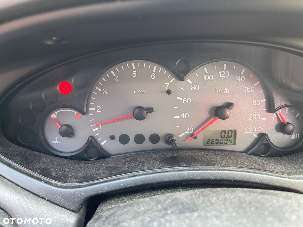 Ford Focus 1.4 Ambiente - 12