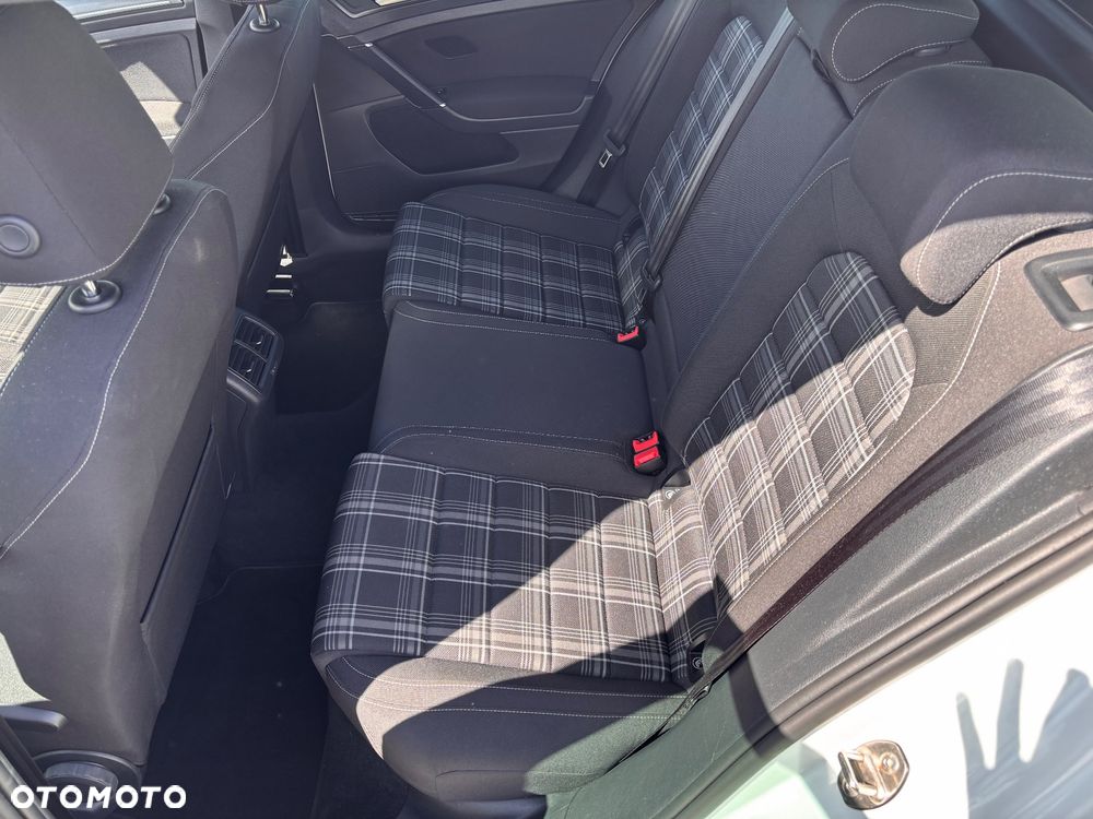 Volkswagen Golf 2.0 TDI BMT GTD - 19