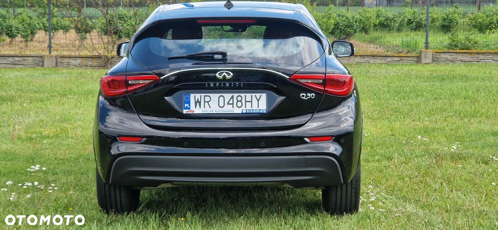 Infiniti Q30 - 5