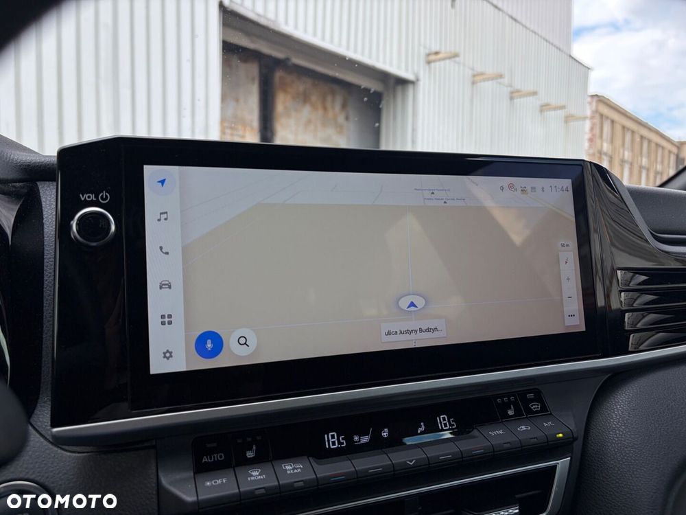 Toyota Camry - 17