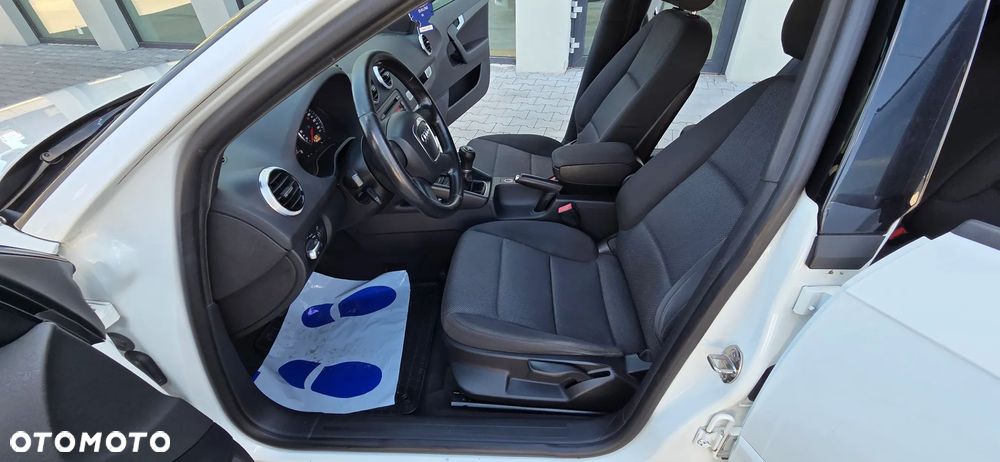 Audi A3 Sportback 1.6 TDI DPF S line Sportpaket - 12