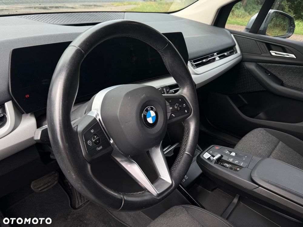 BMW Seria 2 218d - 23