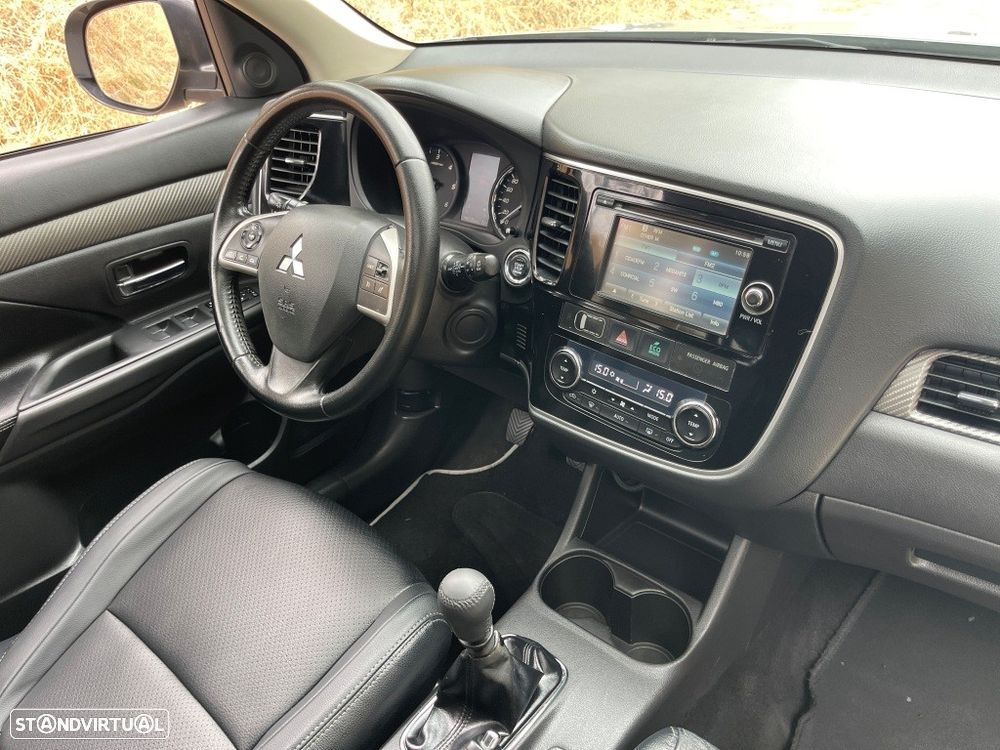 Mitsubishi Outlander 2.2 DI-D Instyle - 41