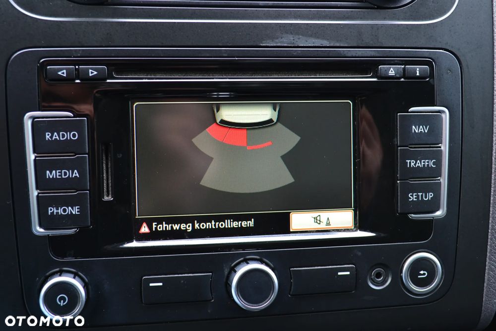Volkswagen Touran 1.6 TDI DPF BlueMotion Technology MATCH - 26