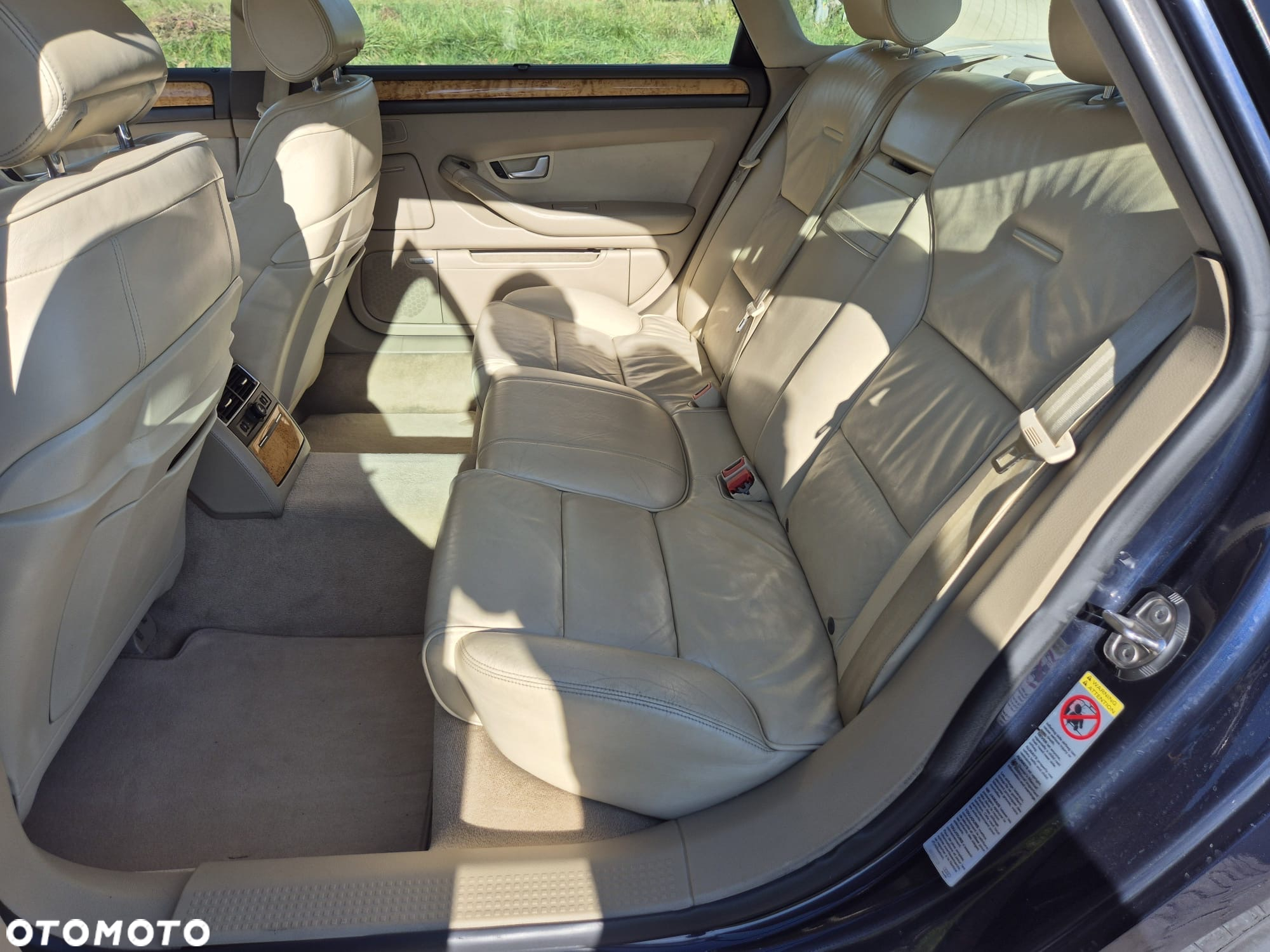 Audi A8 4.2 L Quattro - 10