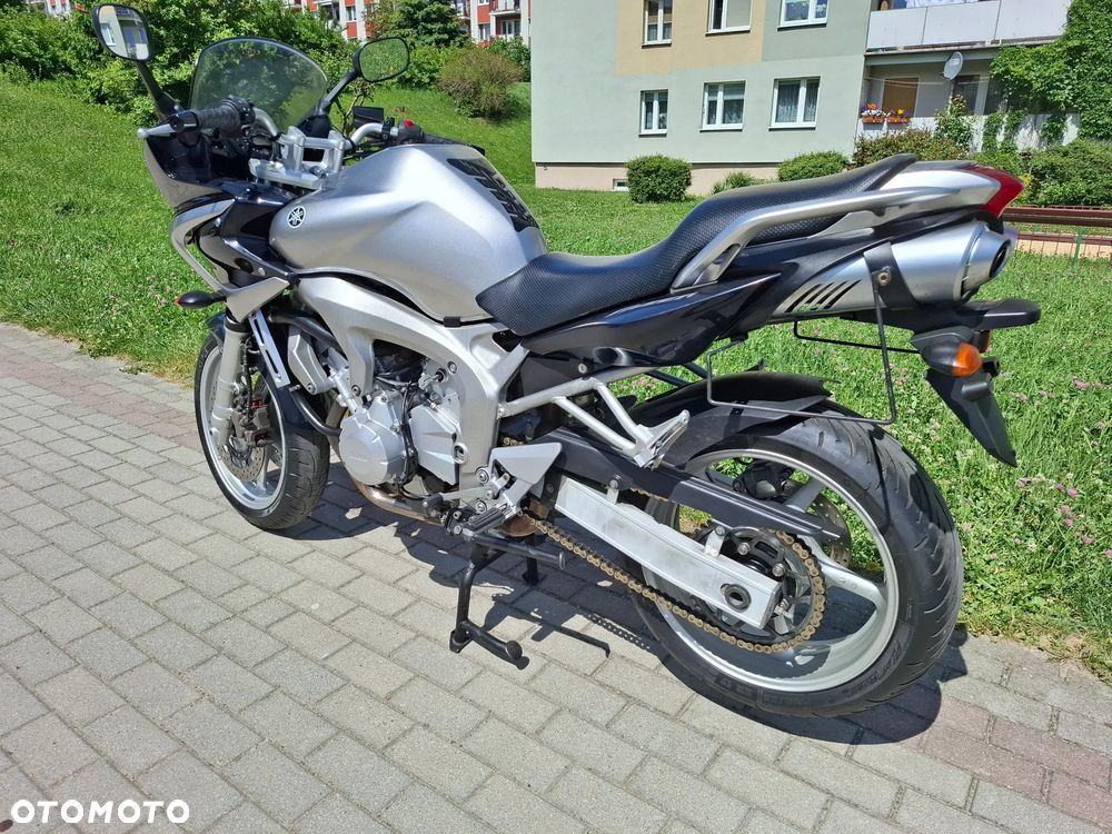 Yamaha FZ6 - 18