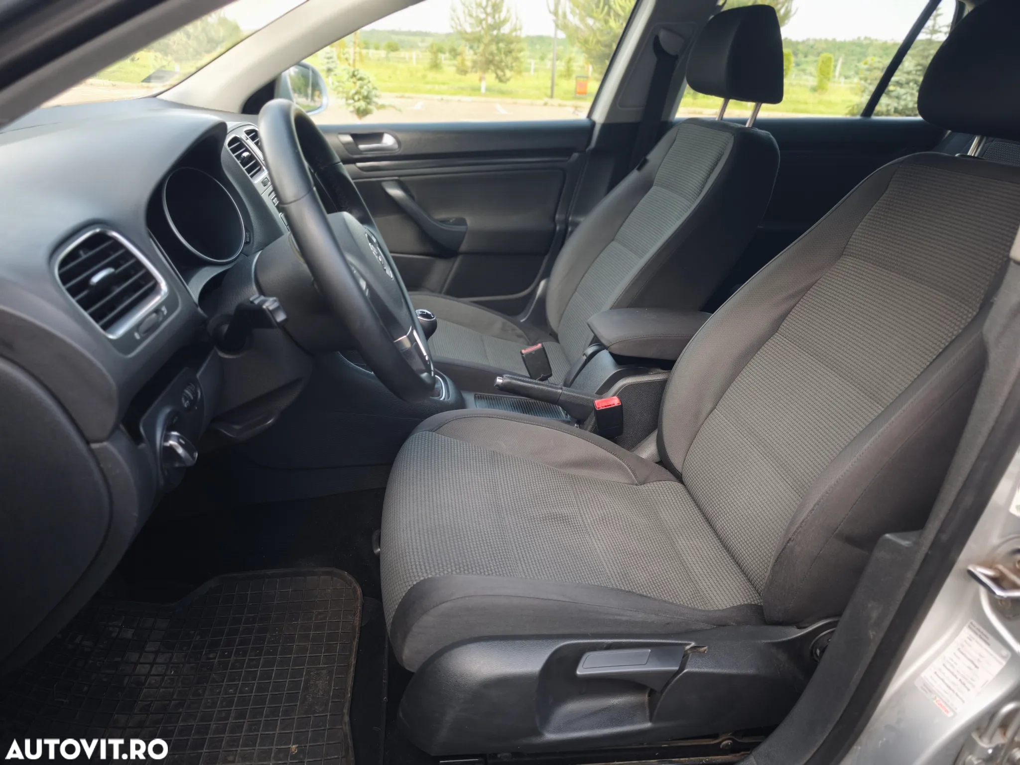 Volkswagen Golf 1.6 TDI BlueMotion Technology Comfortline - 10