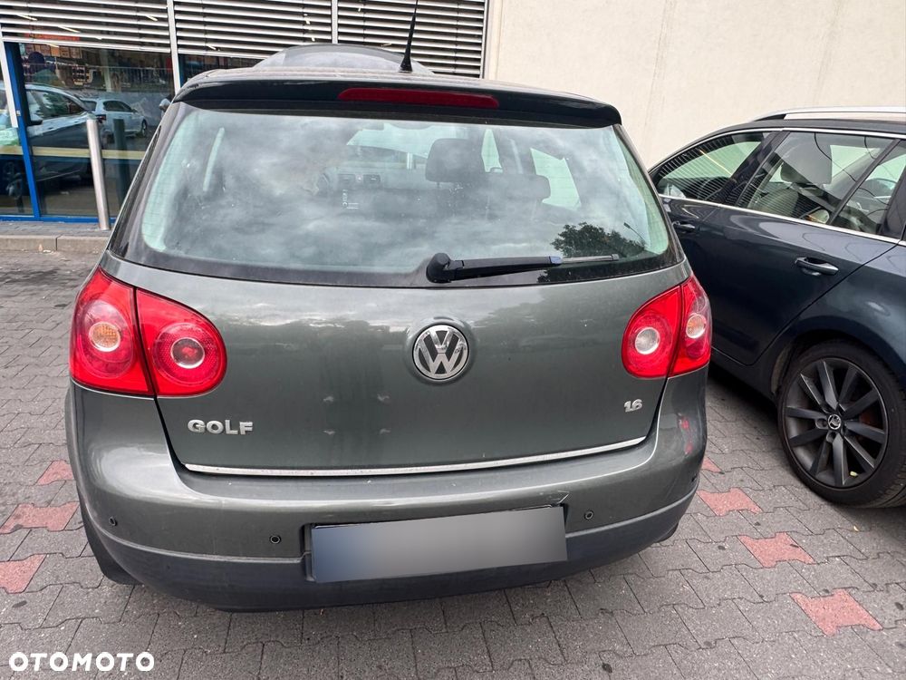 Volkswagen Golf - 2