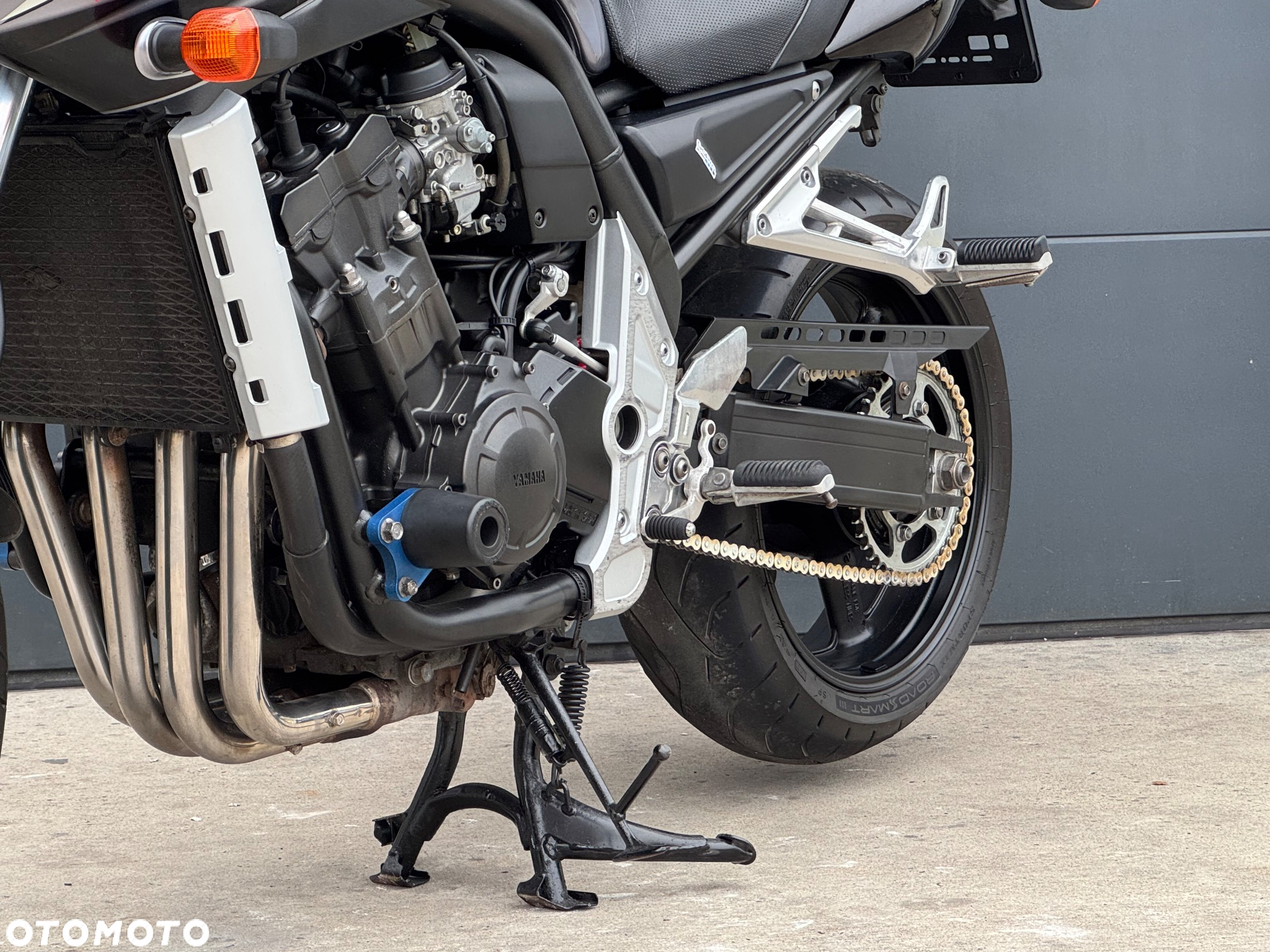 Yamaha FZS - 19